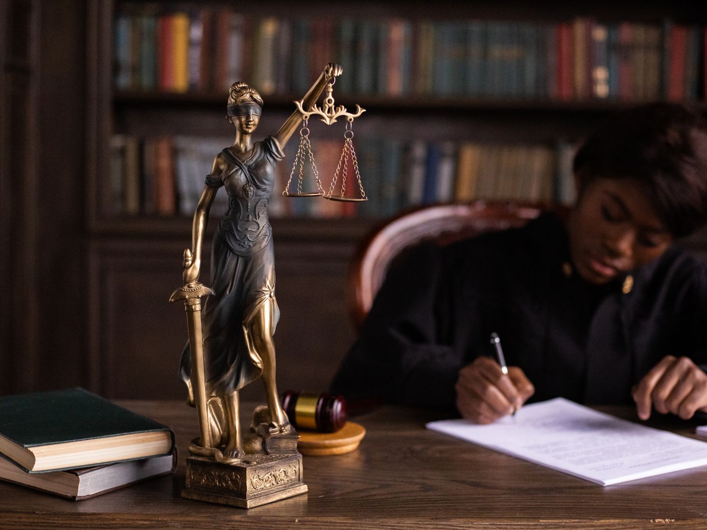 Illustration de l'article « Surcharge de travail et loyauté : la position des juges Montpellierains » – Droit du Travail