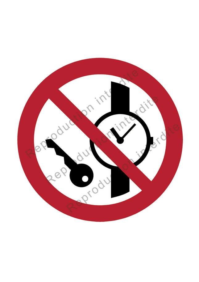 Articles métalliques ou montres interdits